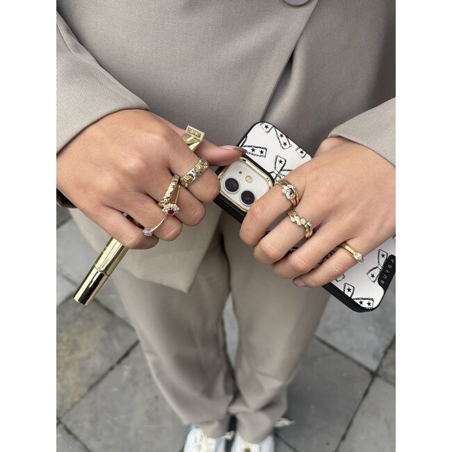 Goldener Ring mit Diamant 14 Karat