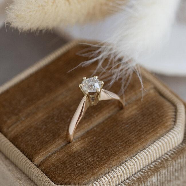 Goldener Solitärring mit Diamant 0,50 ct. 14 Karat