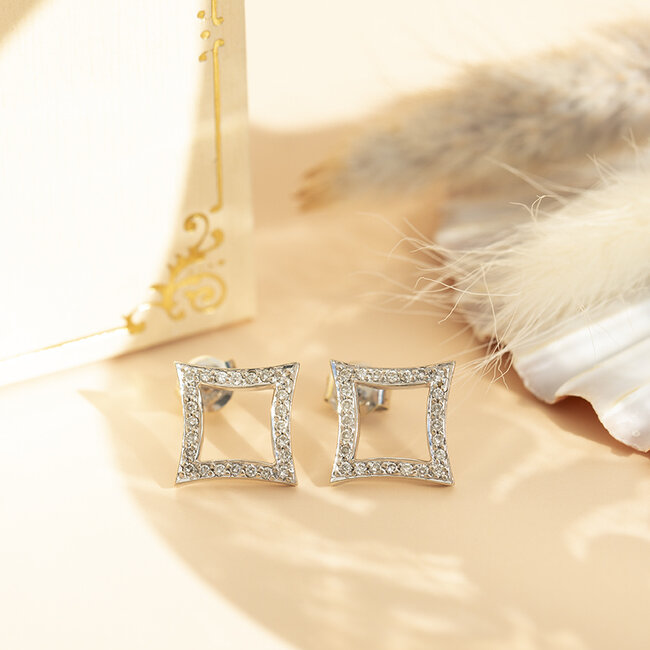 Witgouden oorstekers met diamant 14 krt