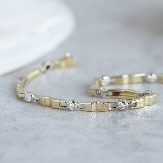 Gold bracelet with diamond 18 karat