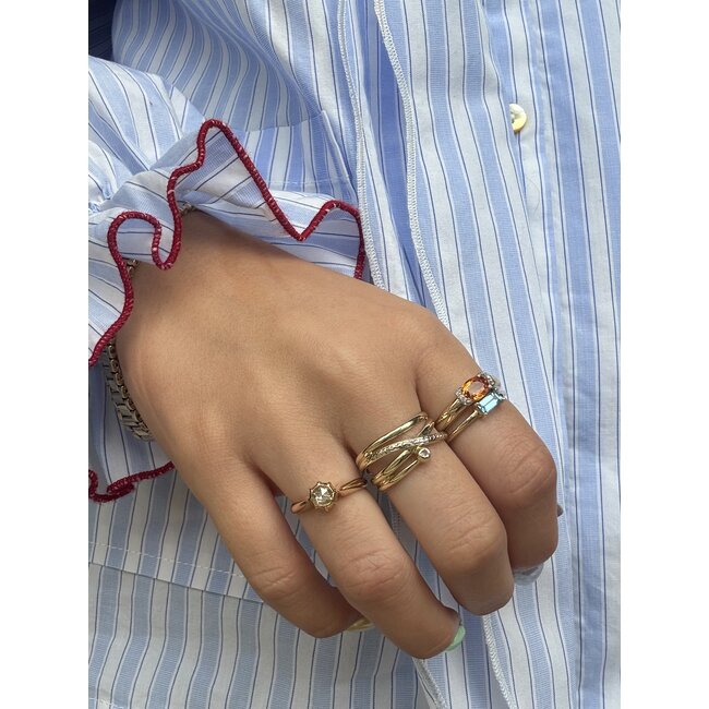 Gold solitaire ring with rose diamond 14 kt