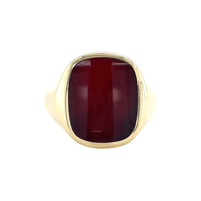 Gold signet ring with carnelian 14 kt