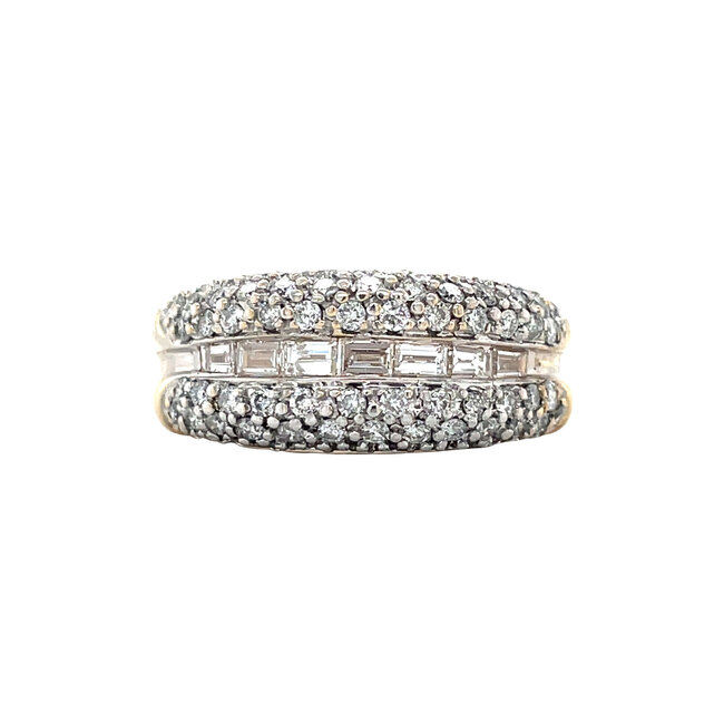 Golden ring with diamond 14 kt