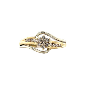 Entourage ring with diamond