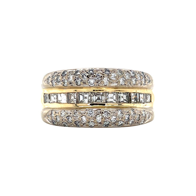 Gold ring with diamond 18 karat