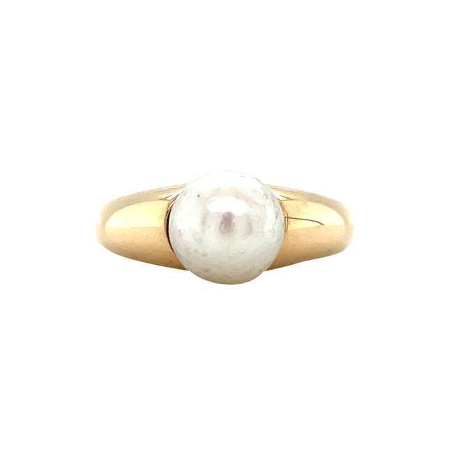 Gold ring with pearl 18 karat
