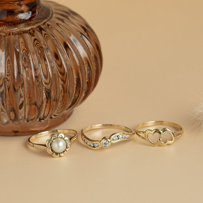 Gold ring with zirconia 14 karat