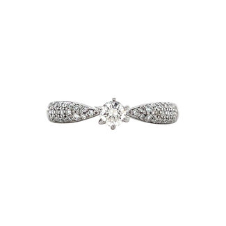 Witgouden ring met diamant