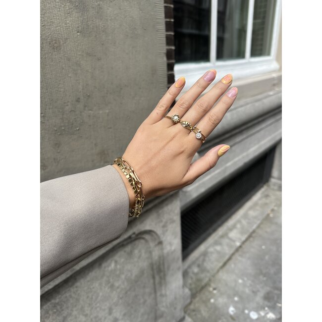 Goldener Ring mit Diamant 14 Karat