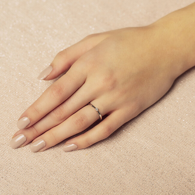 White gold solitaire ring with diamond 14 kt