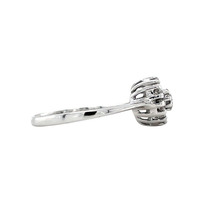 White gold entourage ring with diamond 14 kt