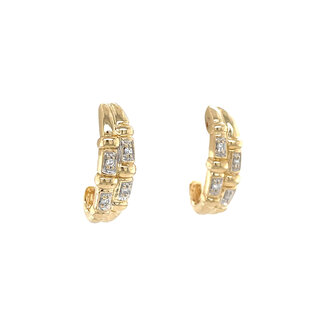 Gouden oorstekers met diamant
