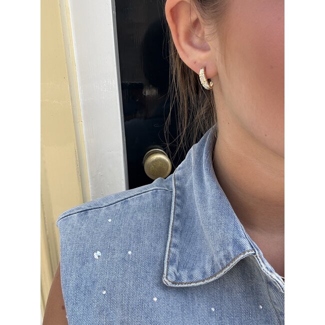 Gouden oorstekers met diamant 14 karaat