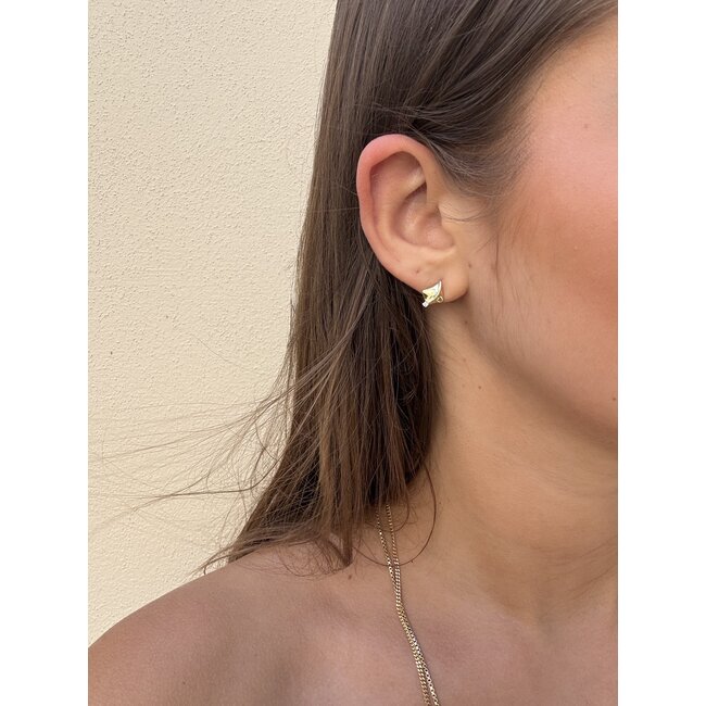 14 karat gold stud earrings with diamond