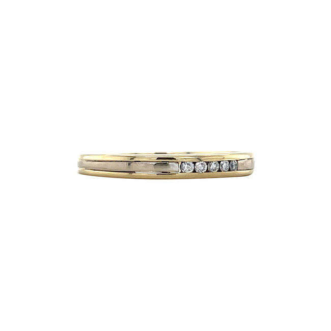 Goldener Ring mit Diamant 14 Karat