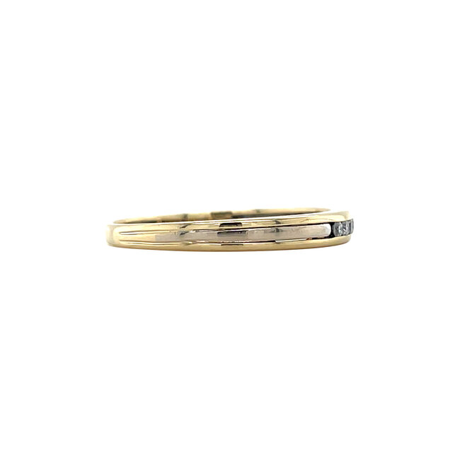 Goldener Ring mit Diamant 14 Karat