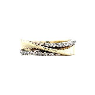 Gouden slagring met diamant