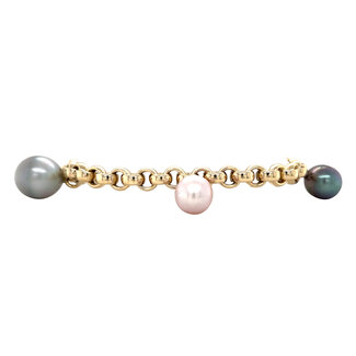 Gold chain bracelet with pearls