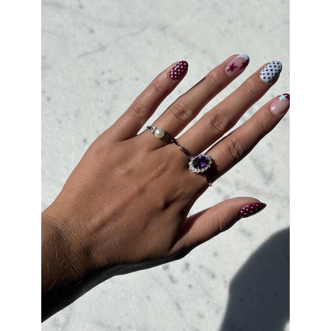 Witgouden entourage ring met amethist en diamant 14 karaat