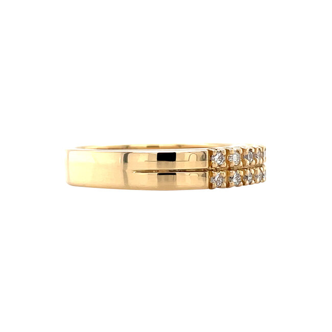 Goldener Ring mit Diamant 18 Karat