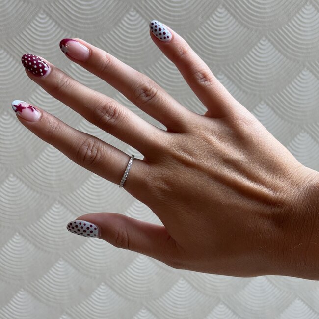 Weißgoldener Trauring mit Diamant 14 kt