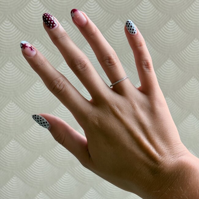 Weißgoldener Trauring mit Diamant 14 kt