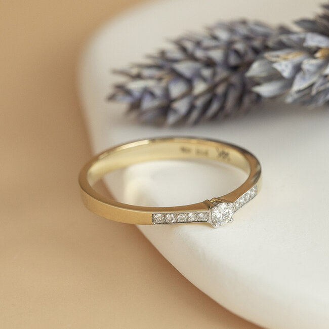 Gouden ring met diamant 14 karaat* Nieuw