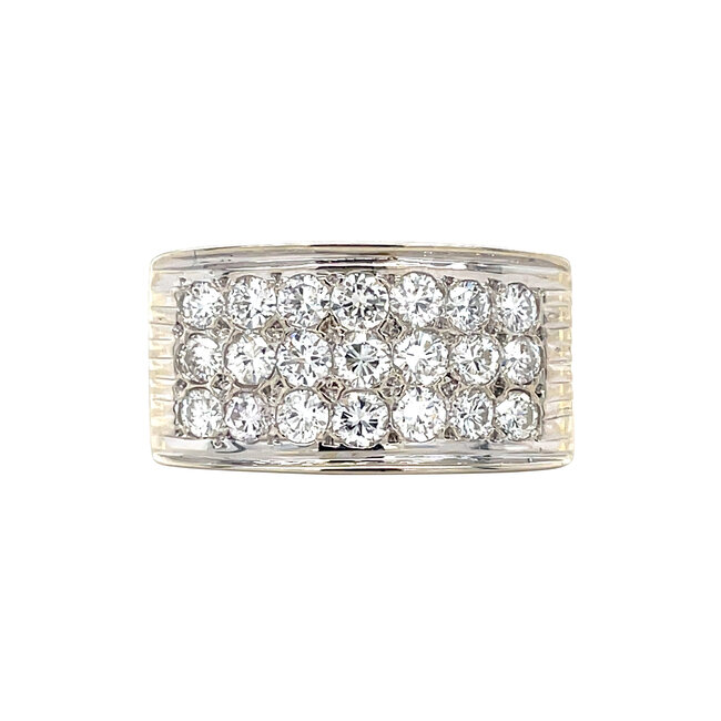 Weißgoldener Ring mit Diamant 18 Karat