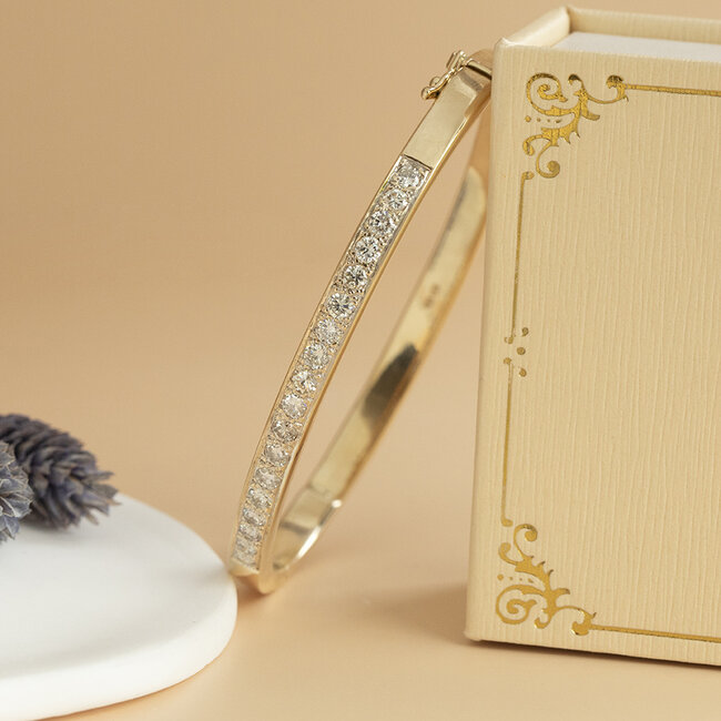Gouden bangle met diamant 14 karaat