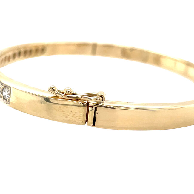 Gouden bangle met diamant 14 karaat