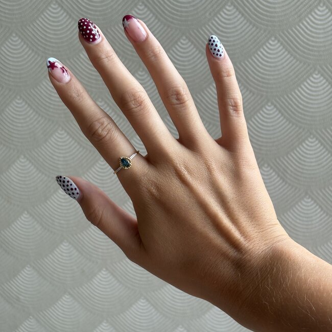 Gelbgoldener Fantasiering mit Topas und Diamant 14 kt