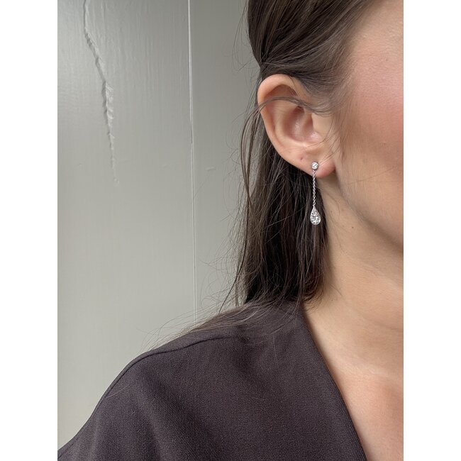 Witgouden oorhangers met diamant 14 krt