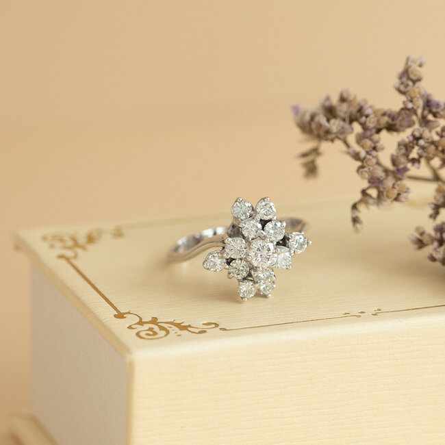 Witgouden ring met diamant 14 karaat