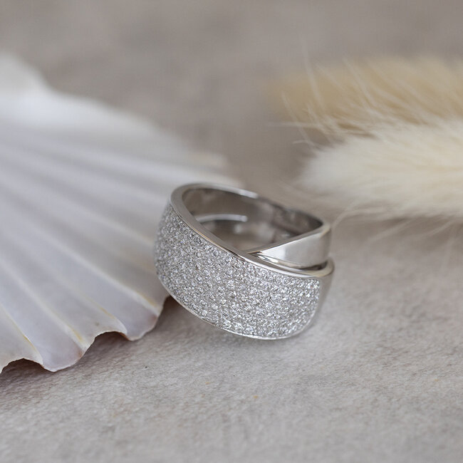 Witgouden ring met diamant 18 karaat