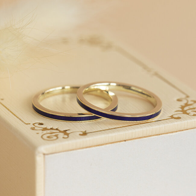 Gold ring with blue enamel 14 karat
