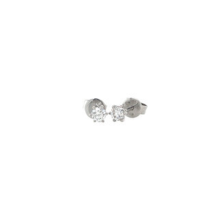 Witgouden solitair oorstekers met diamant 14 krt