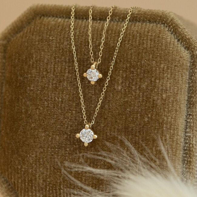 Gelbgoldenes Solitär-Collier mit Diamant 14 kt