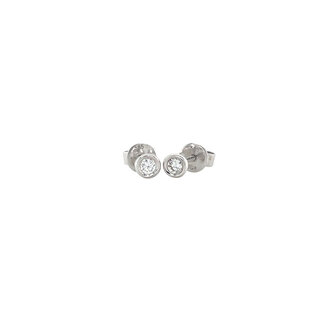 Witgouden solitair oorstekers met diamant 14 krt