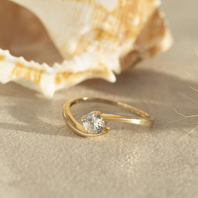 Goldener Schlagring mit Zirkonia 14 Karat