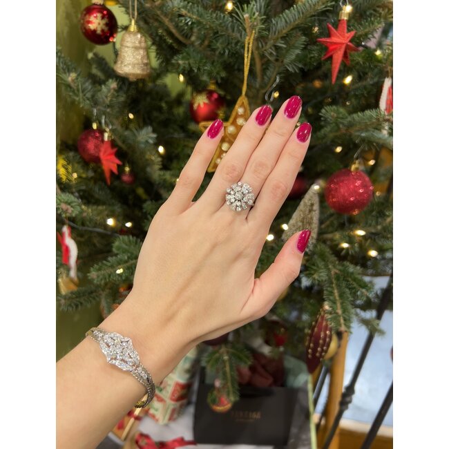 White gold bracelet with diamond 14 karat