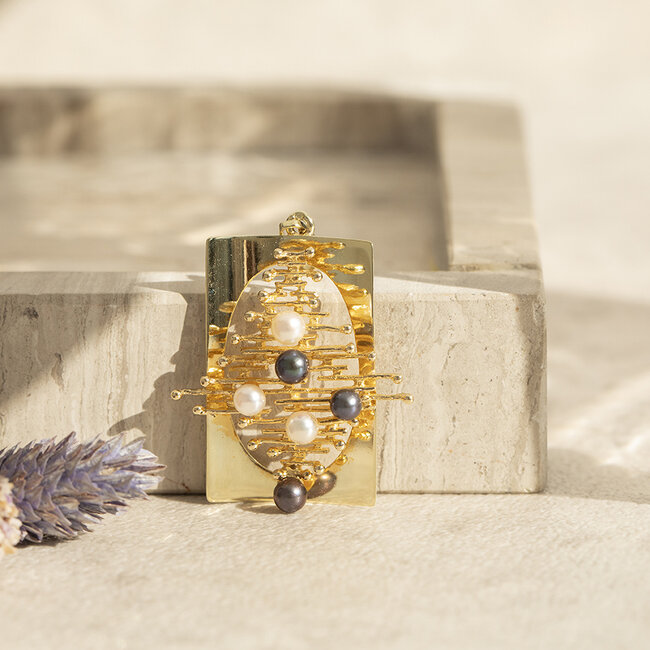Gold pendant with pearl 14 karat