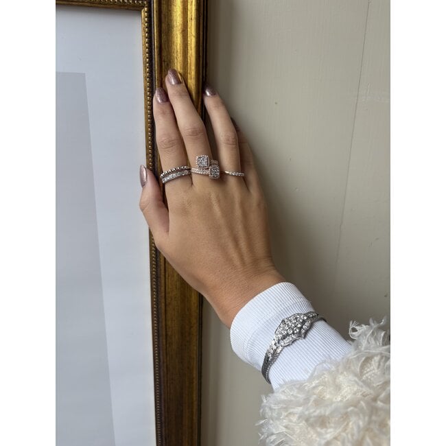 Weißgoldener Trauring mit Diamant 14 Karat