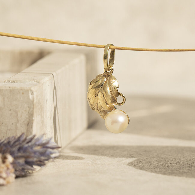 Gouden hanger met parel 14 karaat