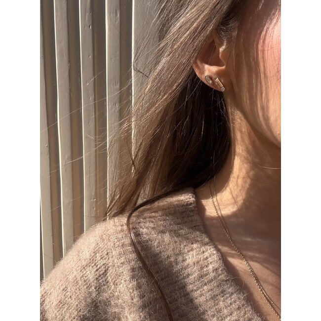 Gouden oorstekers met zirkonia 14 karaat