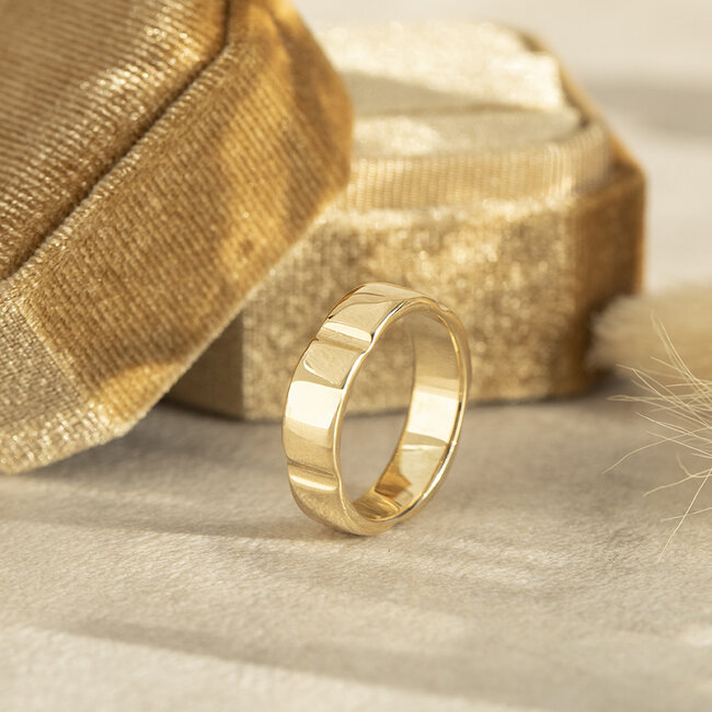 Goldener Fantasiering 14 Karat