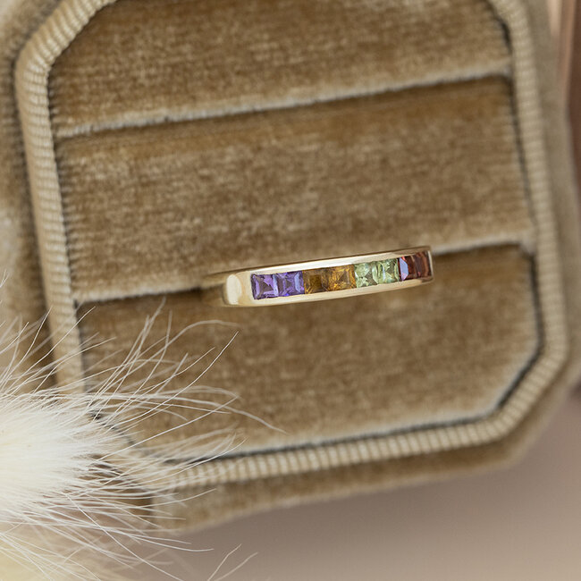 Gouden ring met kleursteen 14 karaat