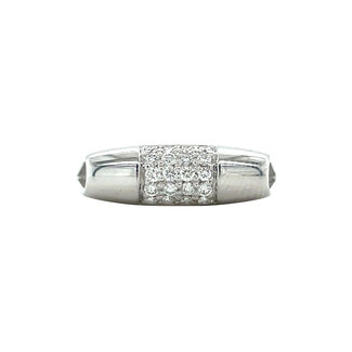 White gold ring with diamond