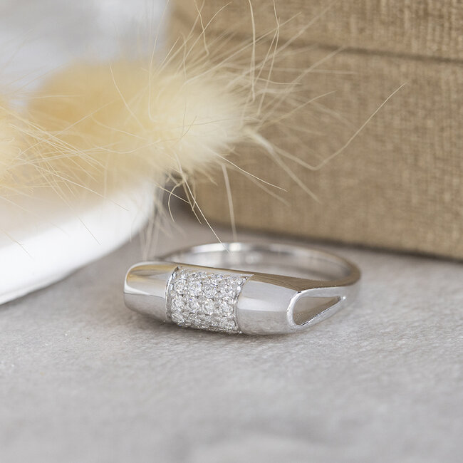 Witgouden ring met diamant 14 karaat