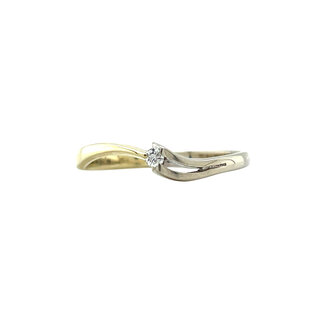 Gold ring with diamond