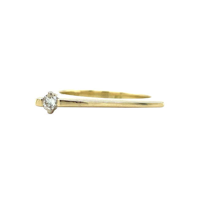 Goldener Ring mit Diamant 14 Karat